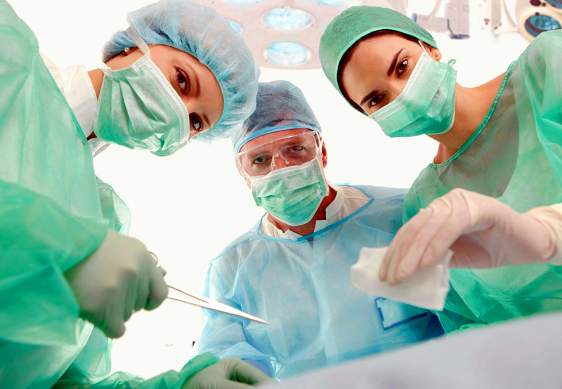 Surgeons-performing-rhinoplasty